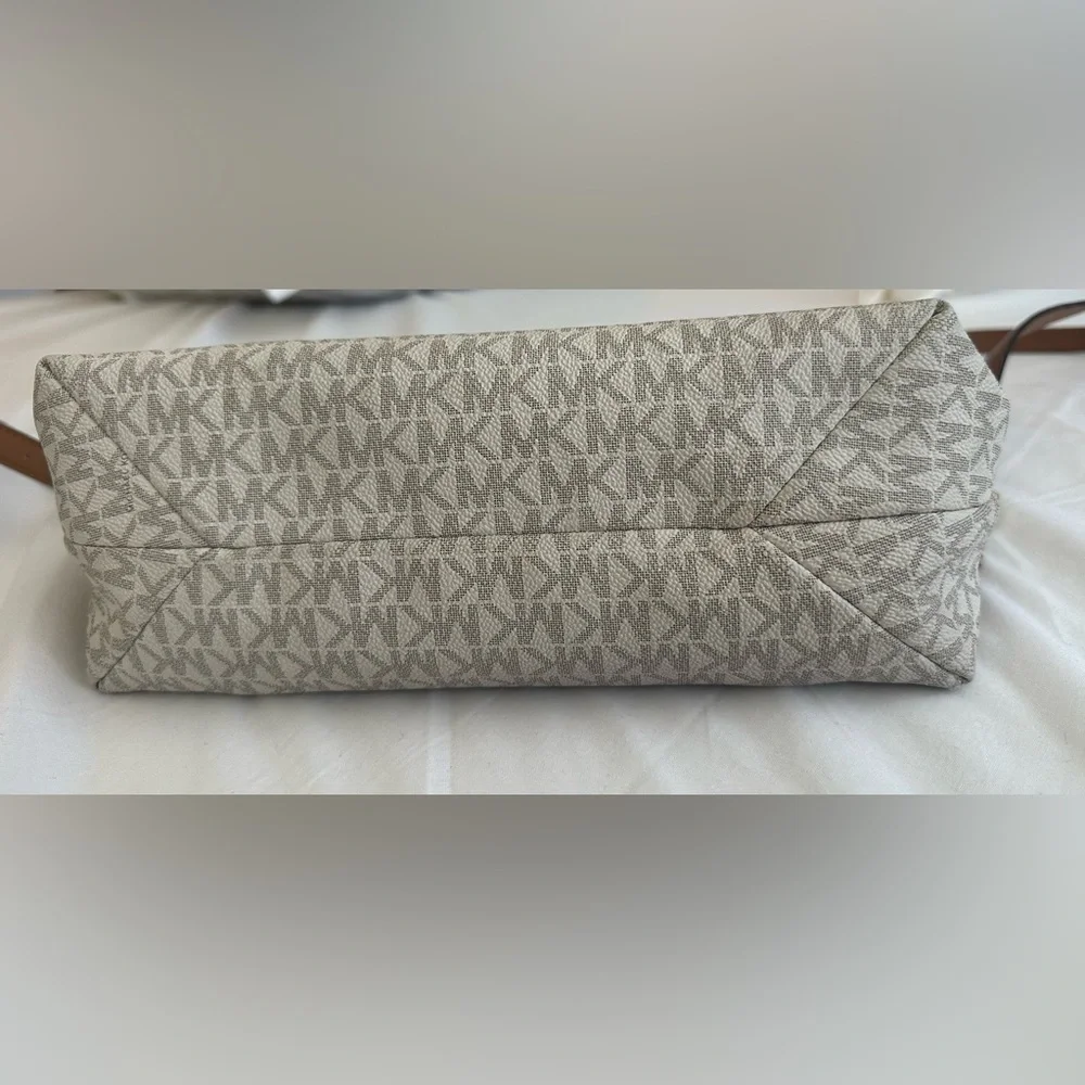 Michael Kors Rhea Zip Medium Slim Signature Logo Backpack - Picture 6 of 11